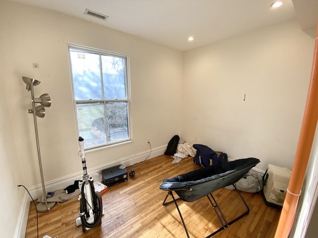 89 Cedar - Roxbury