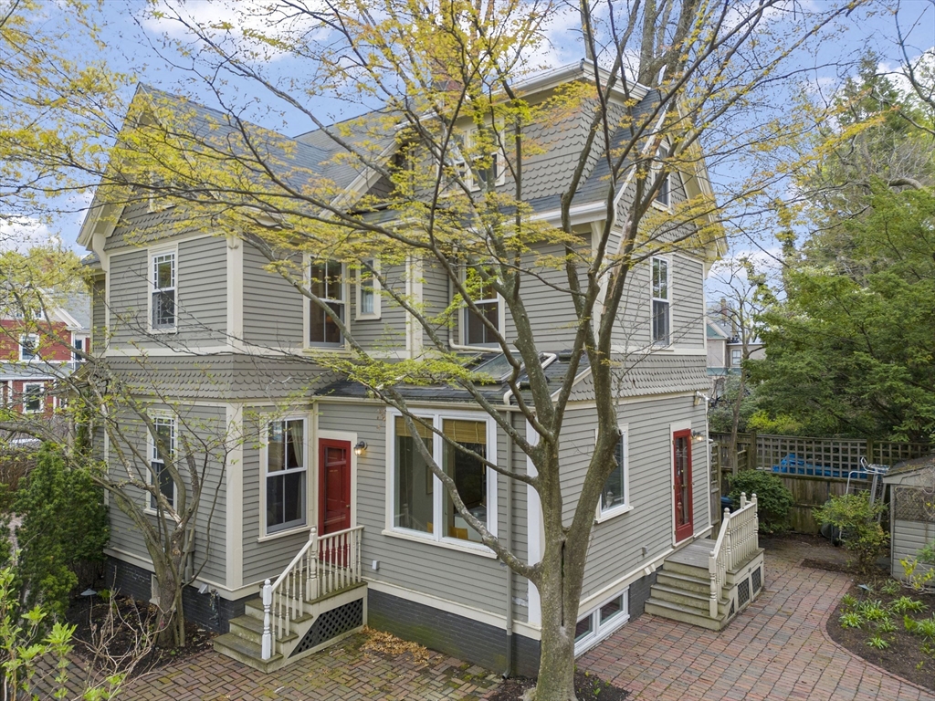 14 Linnaean St. - Neighborhood Nine