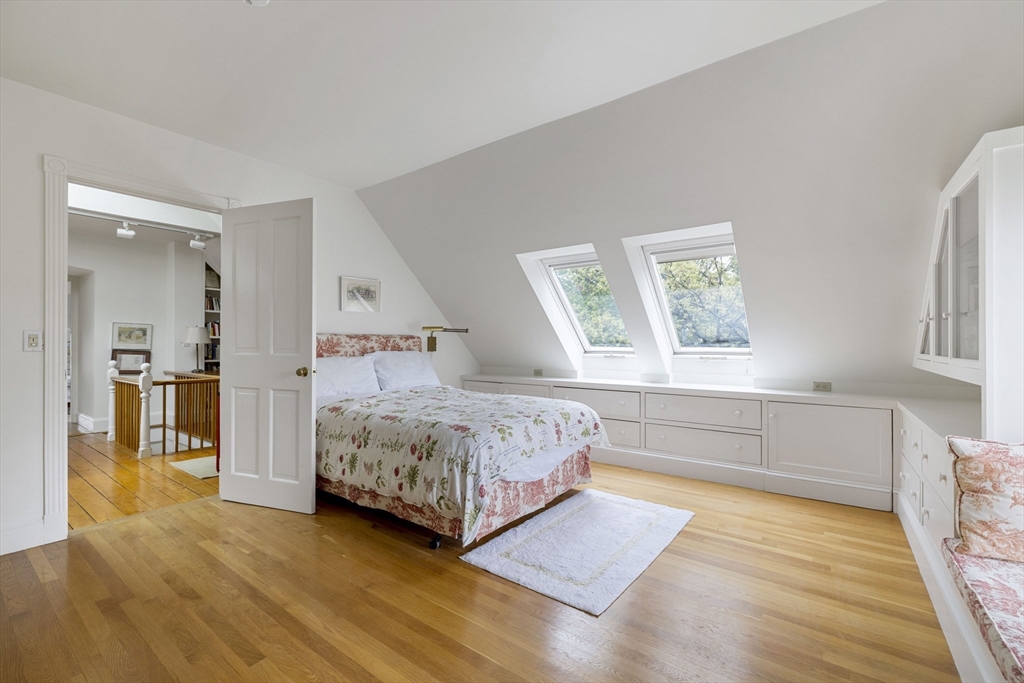 14 Linnaean St. - Neighborhood Nine