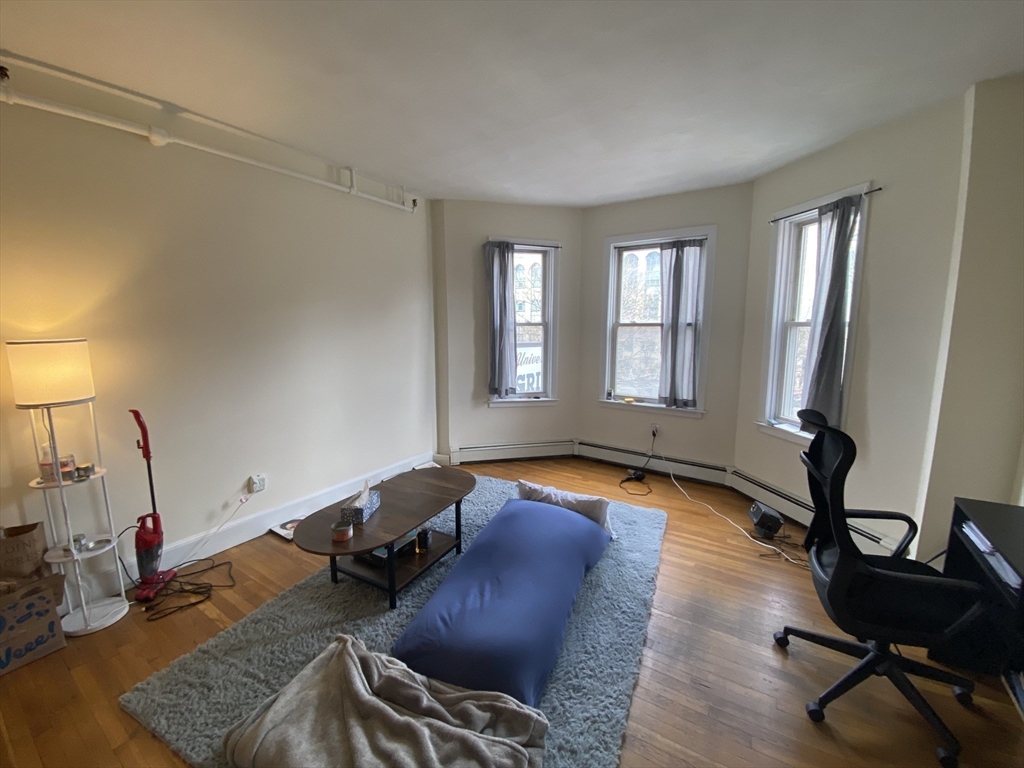 712 Commonwealth Ave. - Fenway