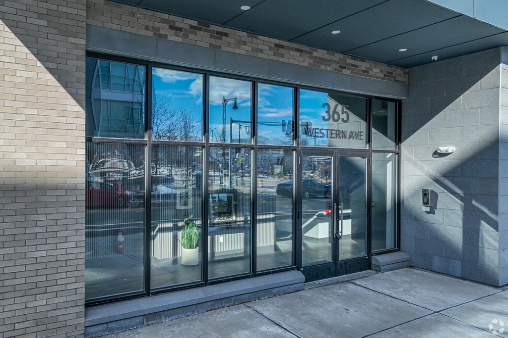 365 Western - Brighton
