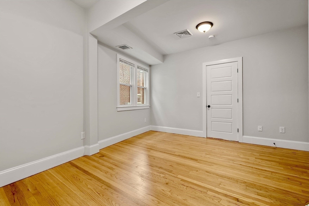 129 Sutherland - Brighton