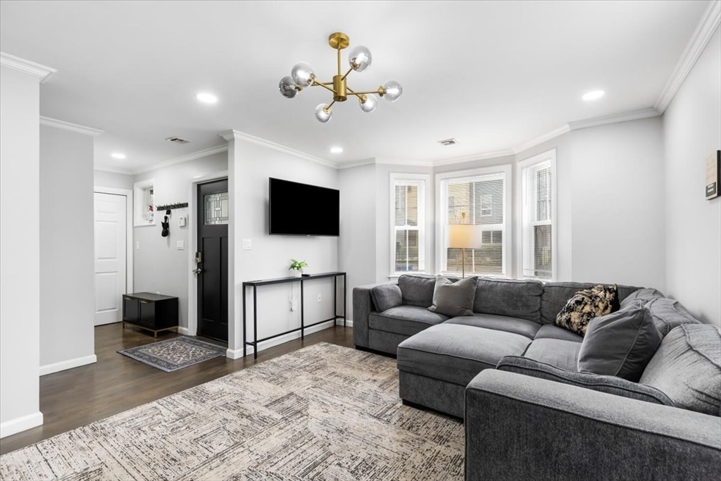 77 Cedar - Roxbury