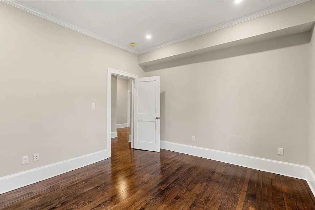 10 King St. - Dorchester