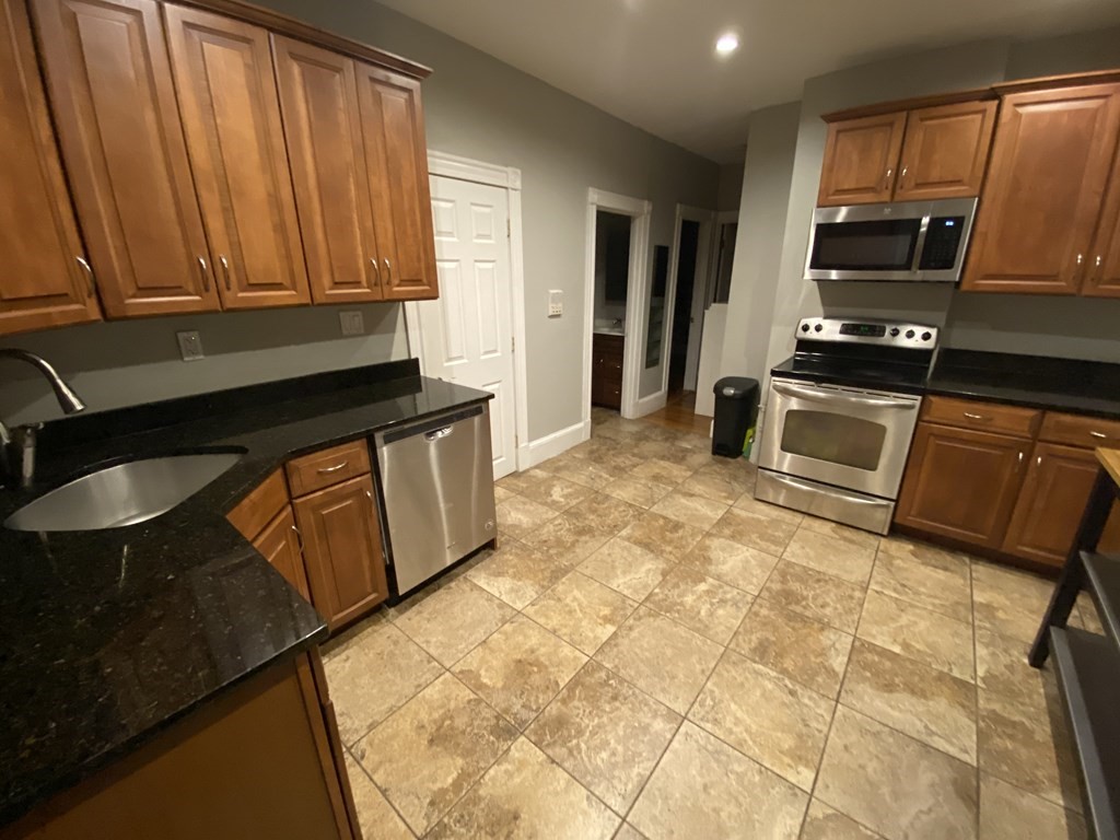 422 Hanover St. - North End