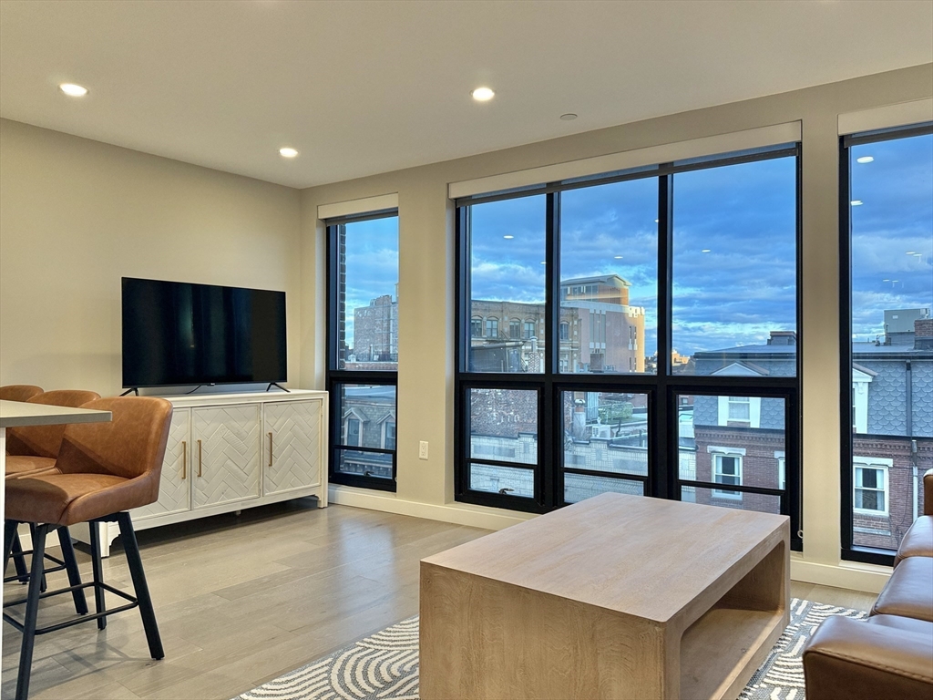 244 Hanover - North End