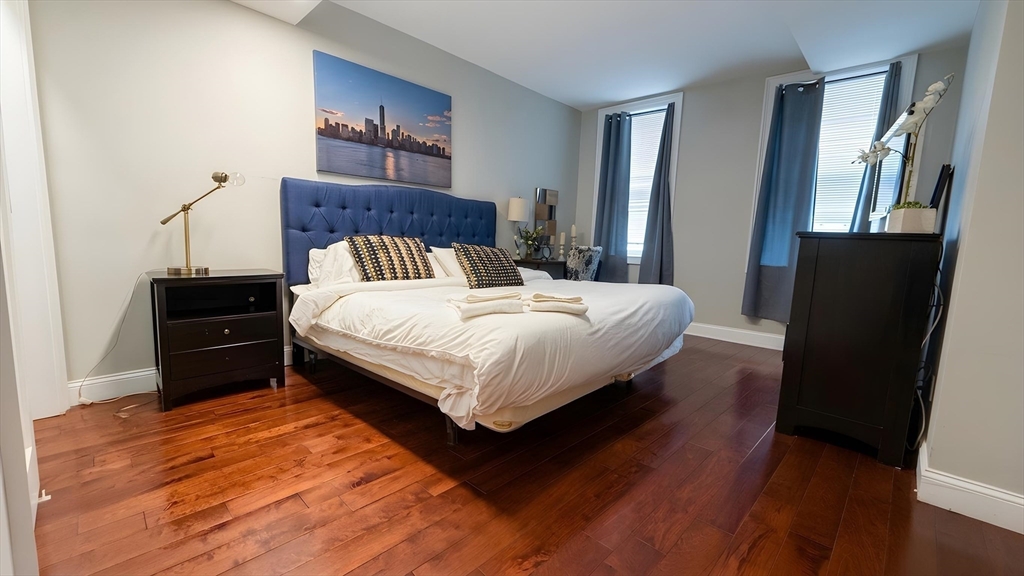 9 Anderson St. - Beacon Hill