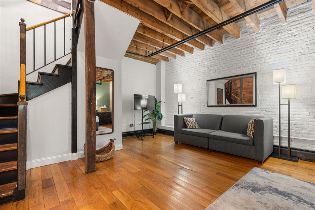 19 Stanhope - Back Bay