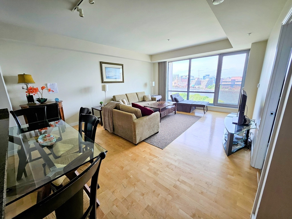 175 Blossom St. - West End