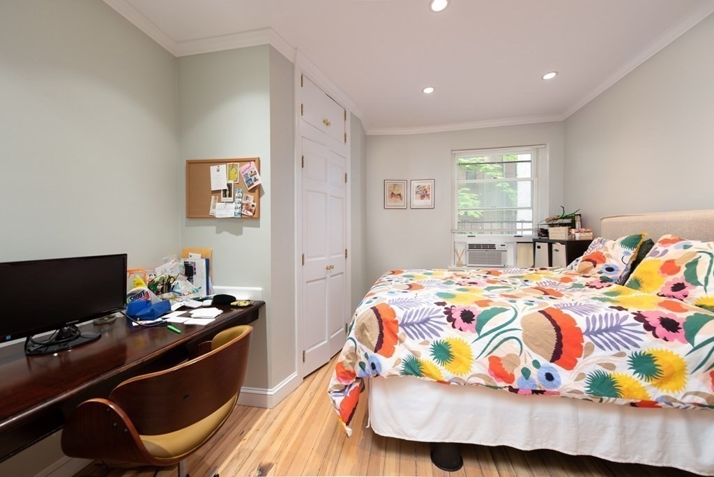 54 Myrtle St. - Beacon Hill