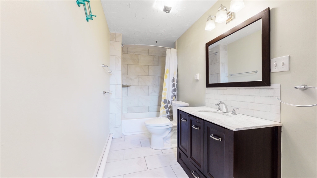 137 Peterborough - Fenway