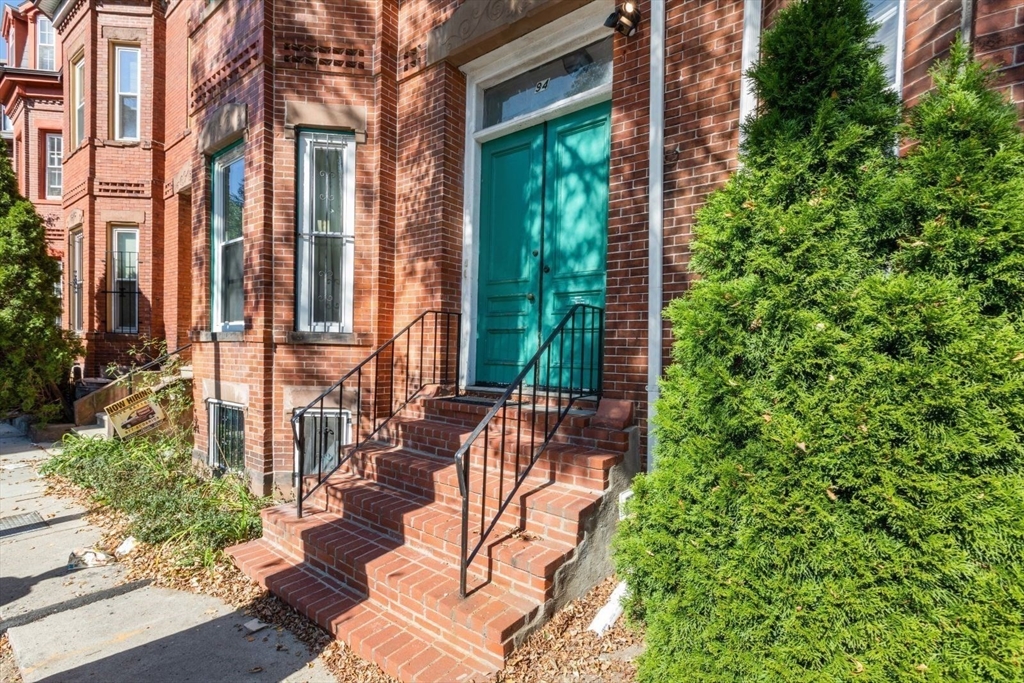 94 Mount Pleasant Ave. - Roxbury