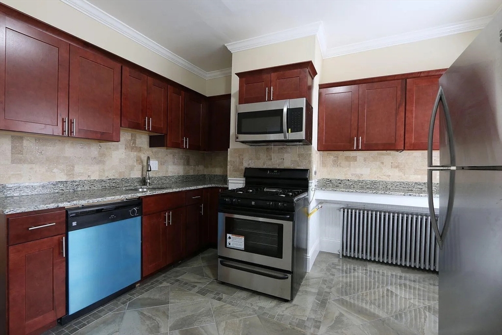71 Walnut Park - Roxbury