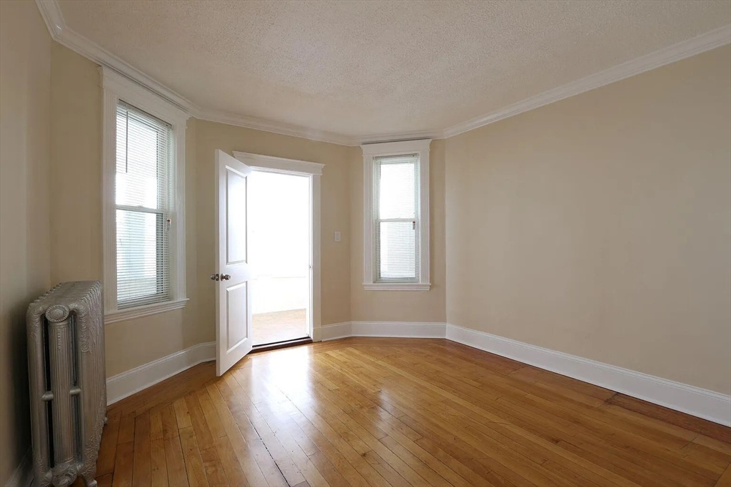 71 Walnut Park - Roxbury