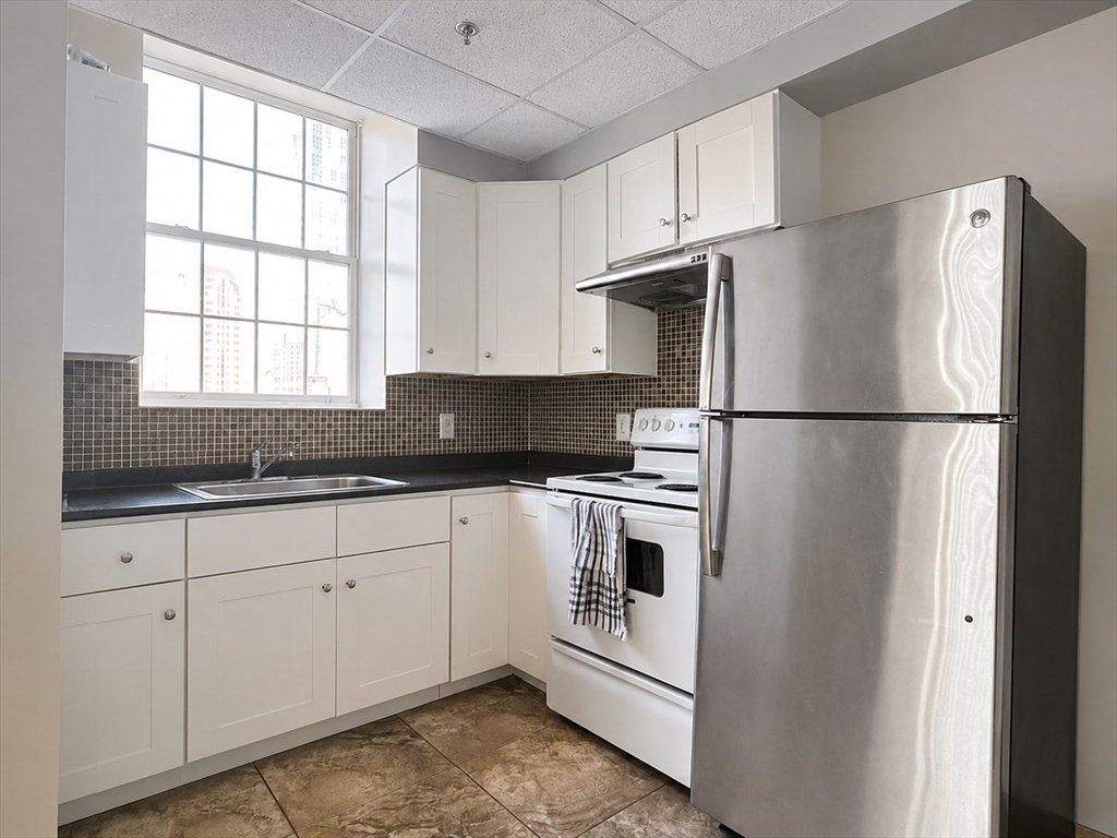 72 Kneeland - Chinatown