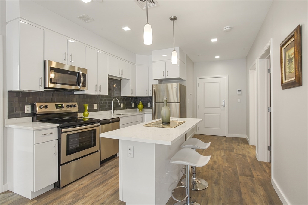 10 Essex St. - Central Square