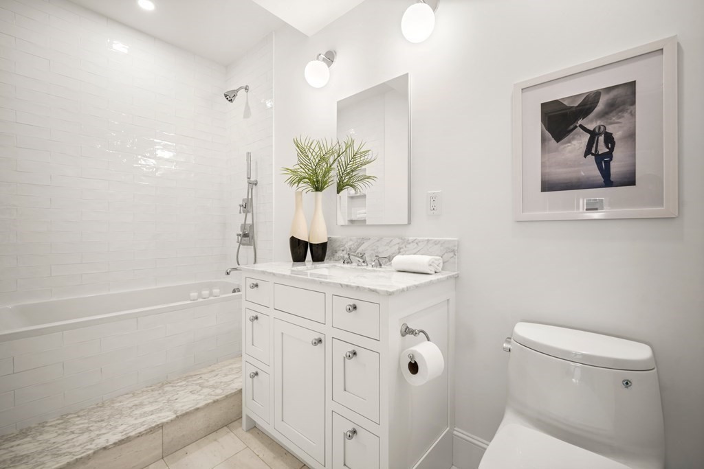 130 Mount Auburn St. - Harvard Square