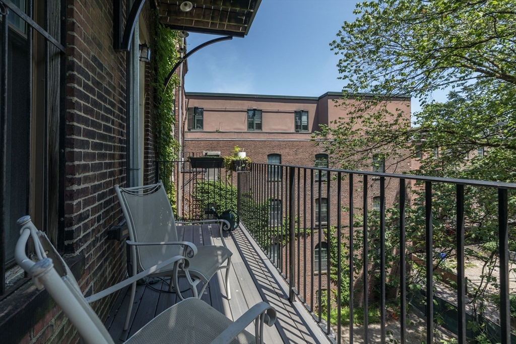 1662 Washington - South End