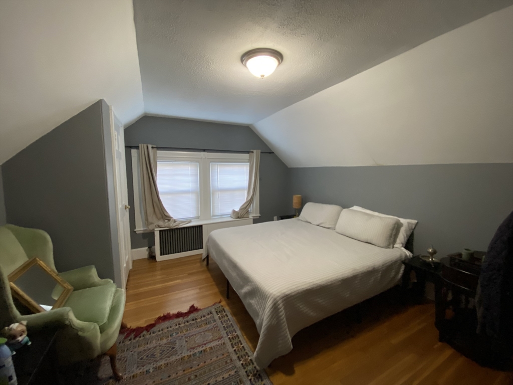 19 Clifford - Roxbury