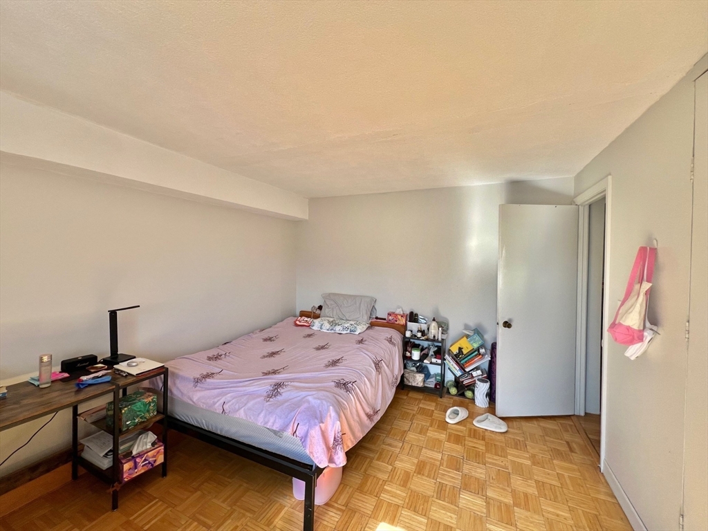 4 Trowbridge Pl. - Mid Cambridge