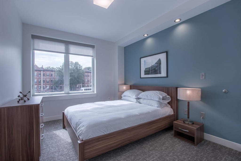 900 Beacon St. - Fenway