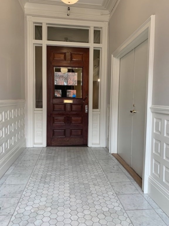 220 Newbury - Back Bay