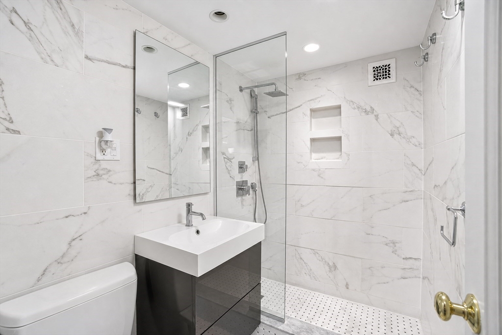 8 Whittier Pl. - West End