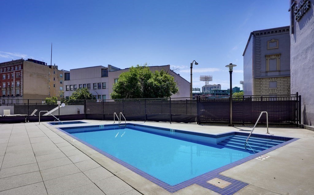 566 Commonwealth - Kenmore