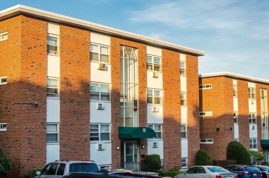10 Commonwealth Ct. - Brighton