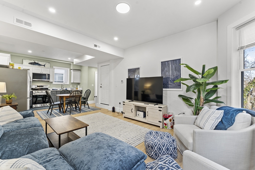 7 Oswald St. - Mission Hill