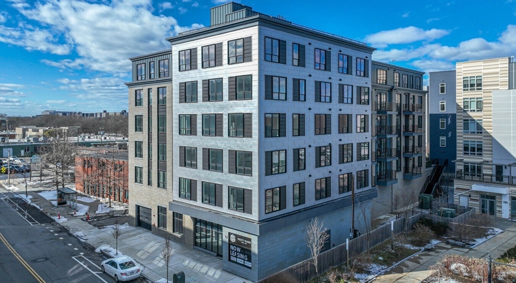 365 Western - Brighton