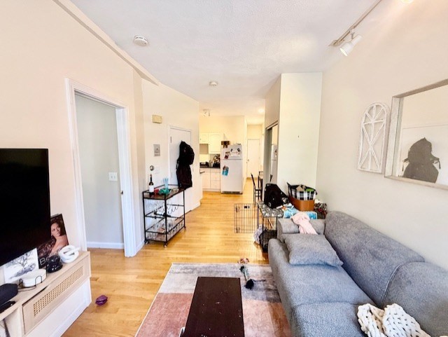 392 Commercial - North End