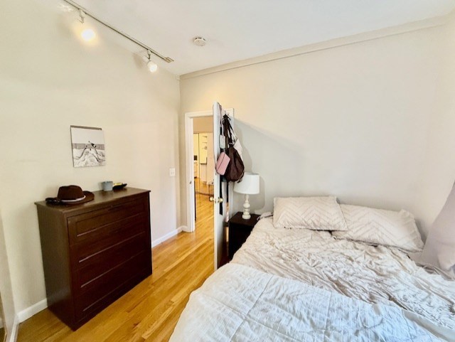 392 Commercial - North End