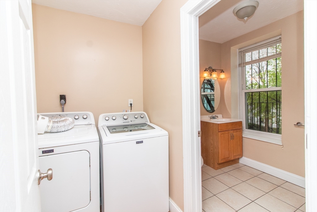 40 Cedar - Roxbury