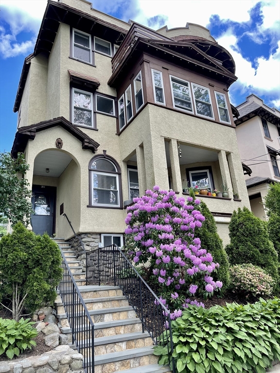 201 Rawson Rd. - Brookline