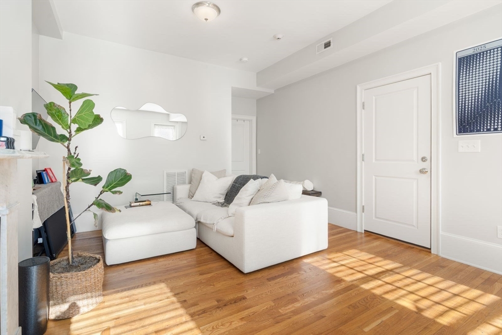 62 West Cedar St. - Beacon Hill