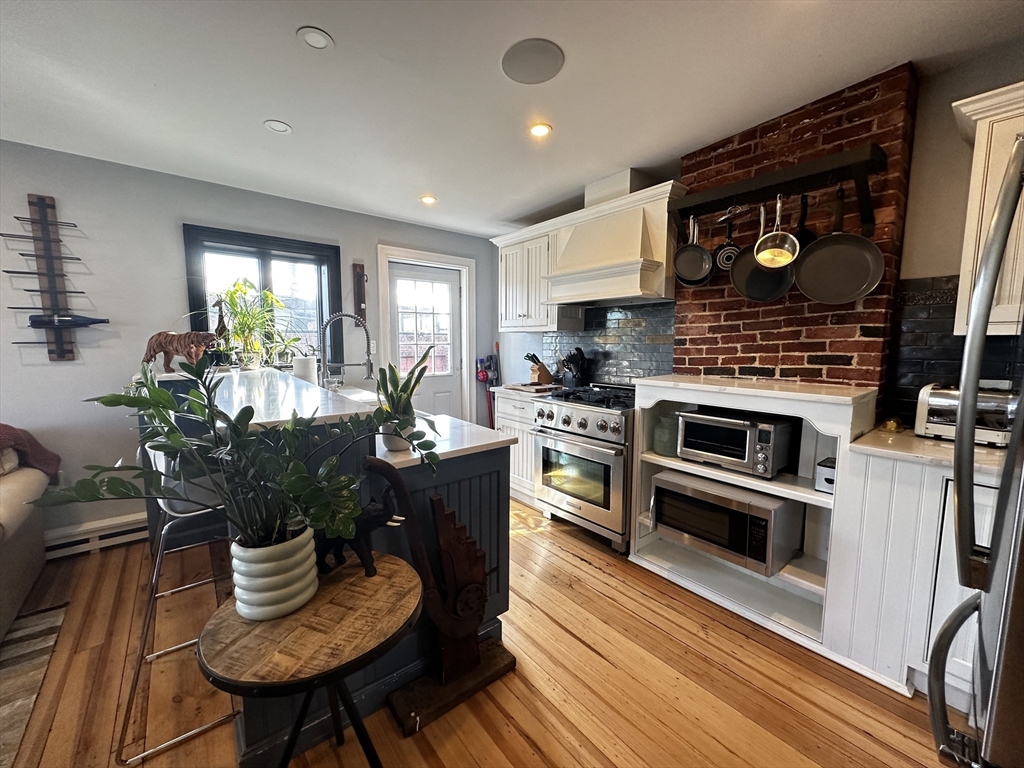 10 Pompeii St. - Roxbury