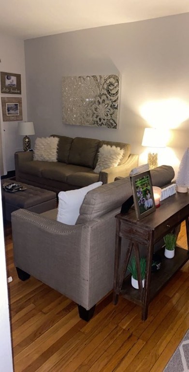 654 Metropolitan Ave. - Hyde Park