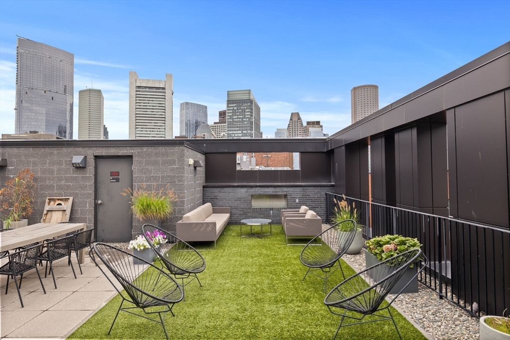 10 Farnsworth - Seaport District