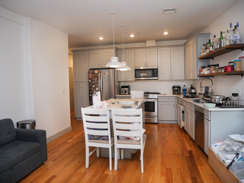 15 Maywood - Roxbury
