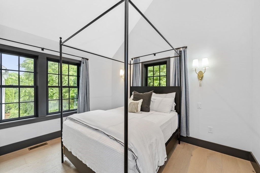 208 Windsor St. - Riverside