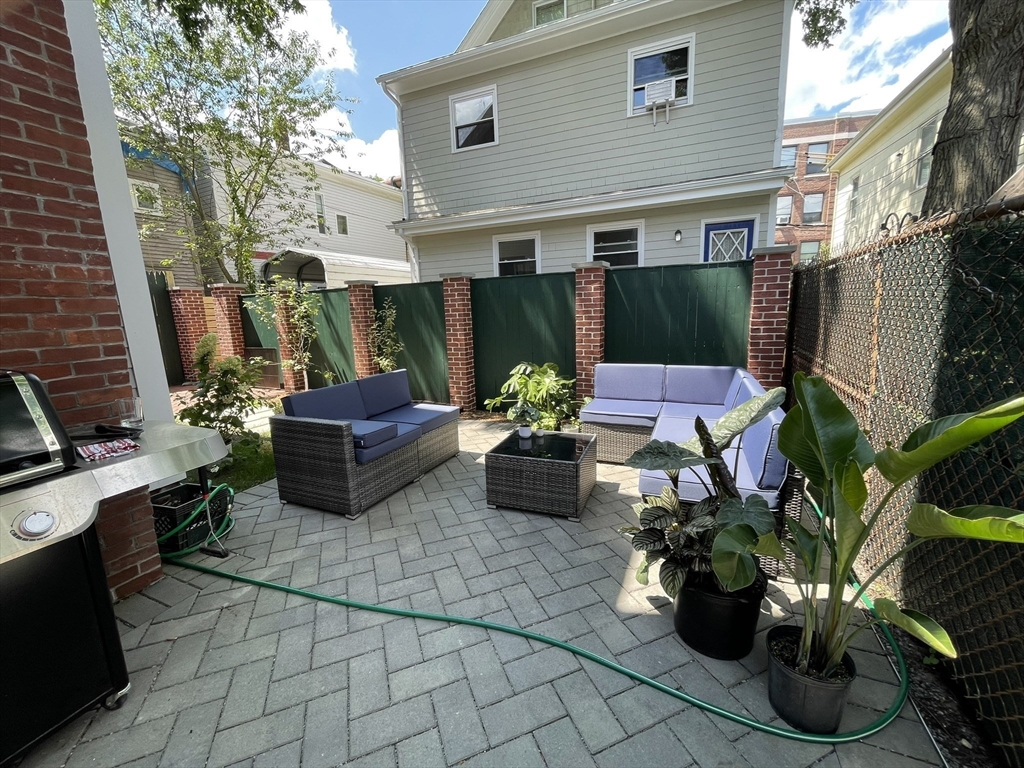 208 Windsor St. - Riverside