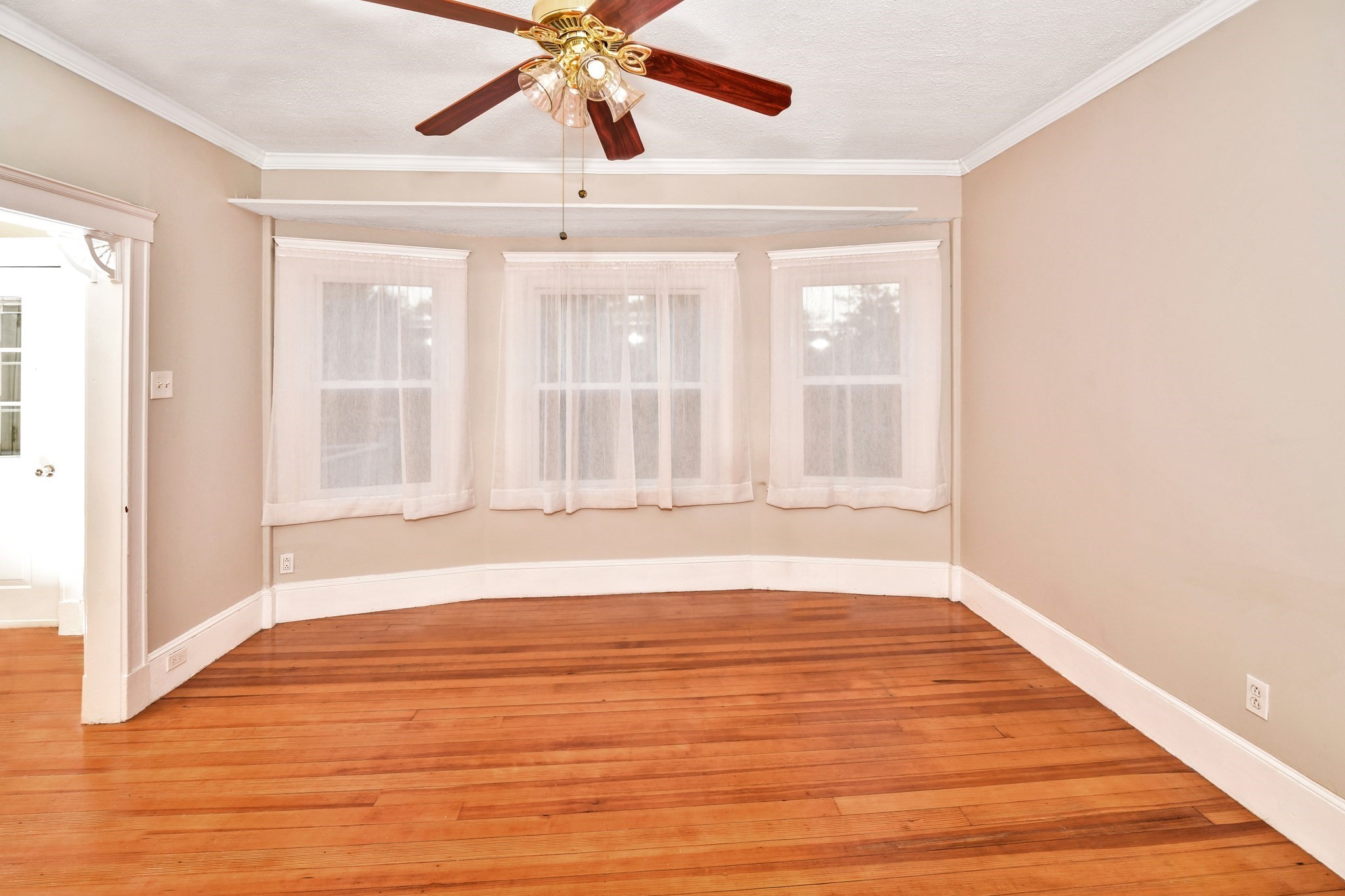 1877 Hyde Park Ave. - Hyde Park