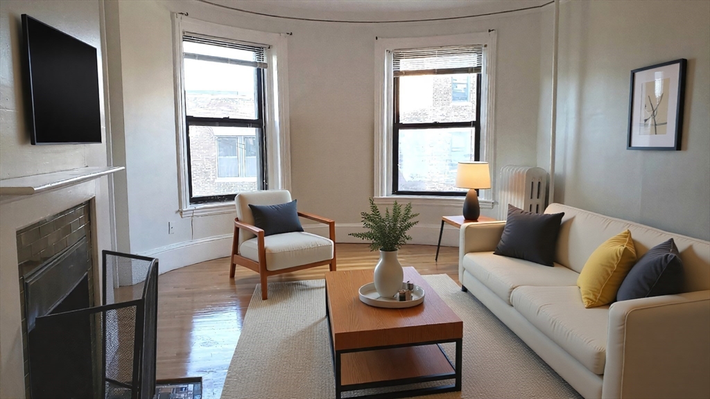 924 Beacon St. - Fenway