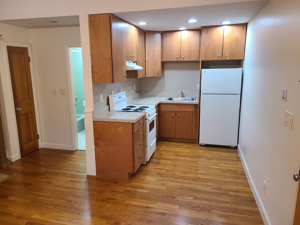 907 Beacon St. - Fenway