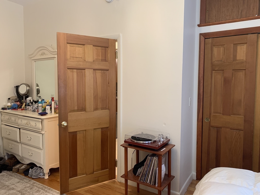 907 Beacon St. - Fenway