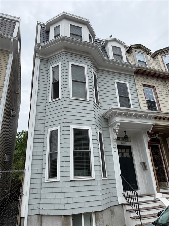 669 East 5th - South Boston