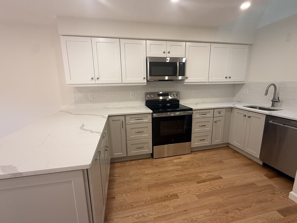 105 Beaconsfield - Brookline