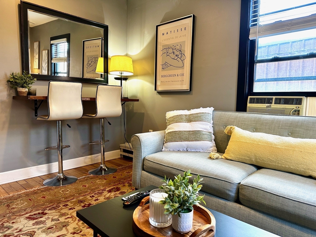 10 Pompeii St. - Roxbury