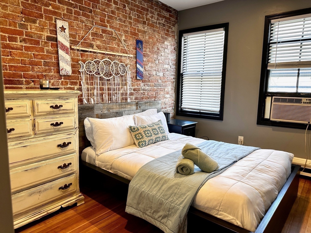 10 Pompeii St. - Roxbury